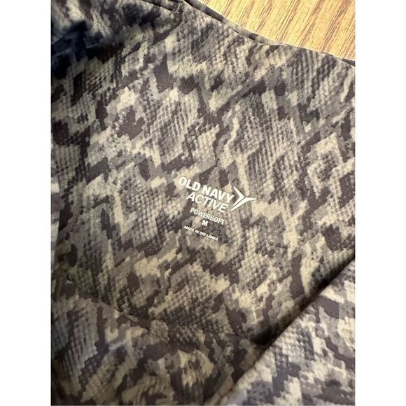 Old Navy Green and Black Snakeskin Print Womens Bike Shorts Size Medium - Picture 2 of 4